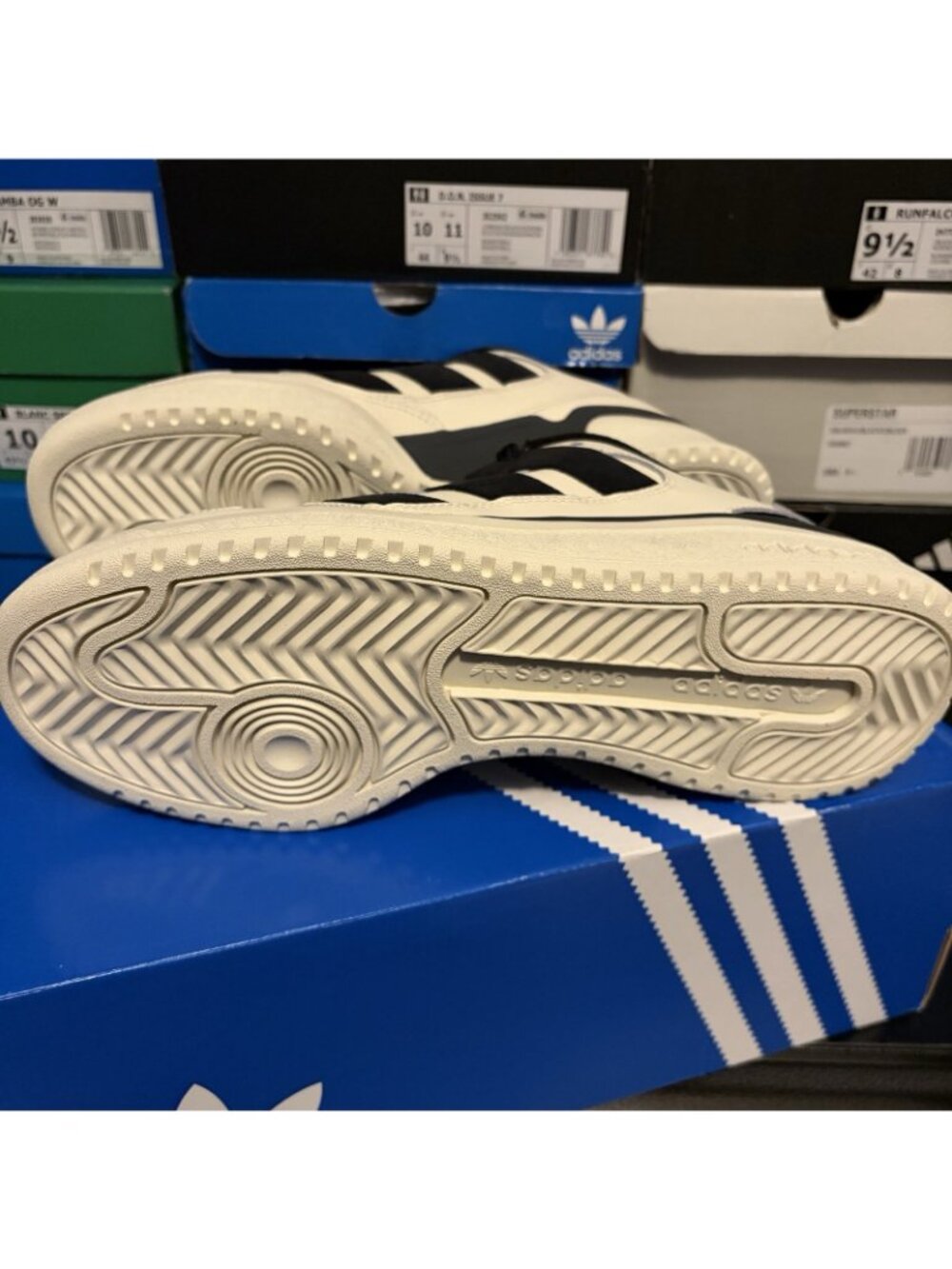 Size 10.5 - adidas Forum2000 Off White Black- Jq5241 - Picture 5 of 5
